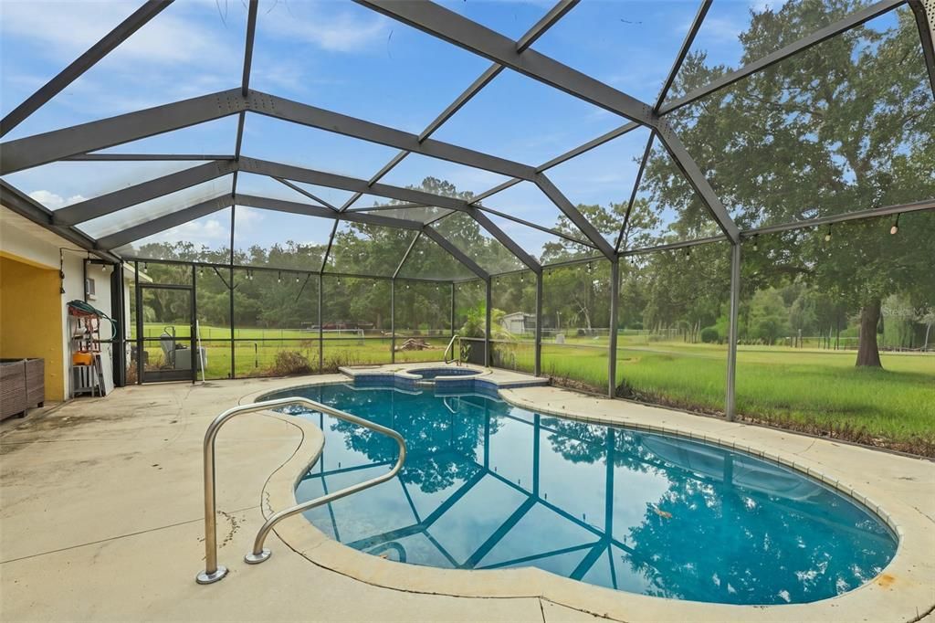 En Venta: $726,000 (4 camas, 2 baños, 2196 Pies cuadrados)