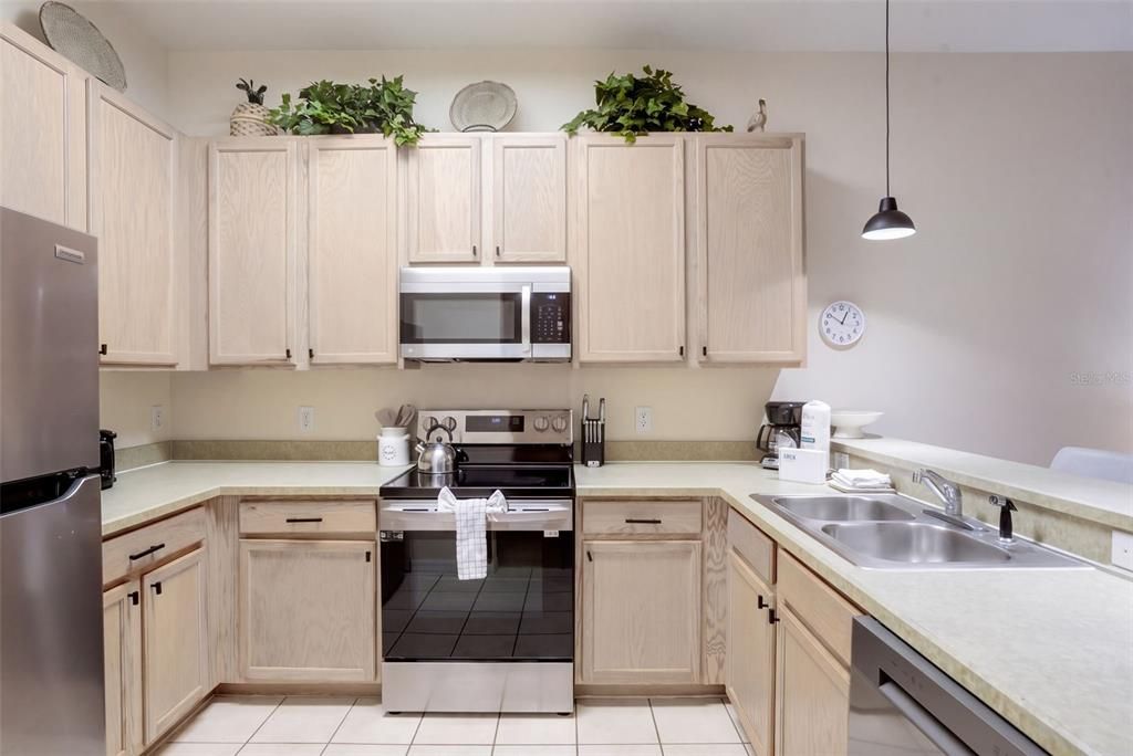 For Sale: $174,999 (3 beds, 2 baths, 1227 Square Feet)