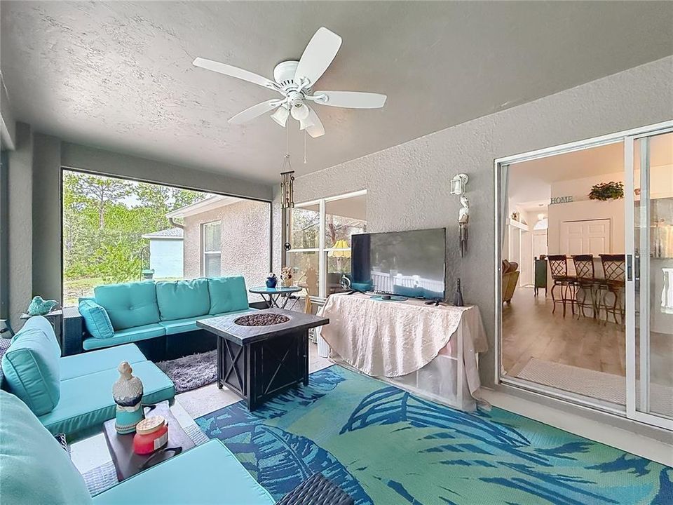 En Venta: $369,900 (4 camas, 2 baños, 2176 Pies cuadrados)