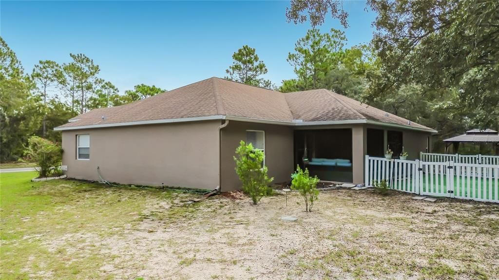En Venta: $369,900 (4 camas, 2 baños, 2176 Pies cuadrados)