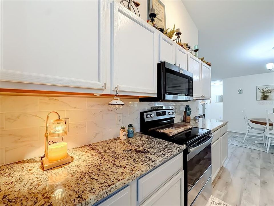 En Venta: $369,900 (4 camas, 2 baños, 2176 Pies cuadrados)