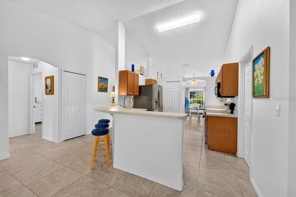 На продажу: $349,000 (3 спален, 2 ванн, 1621 Квадратных фут)