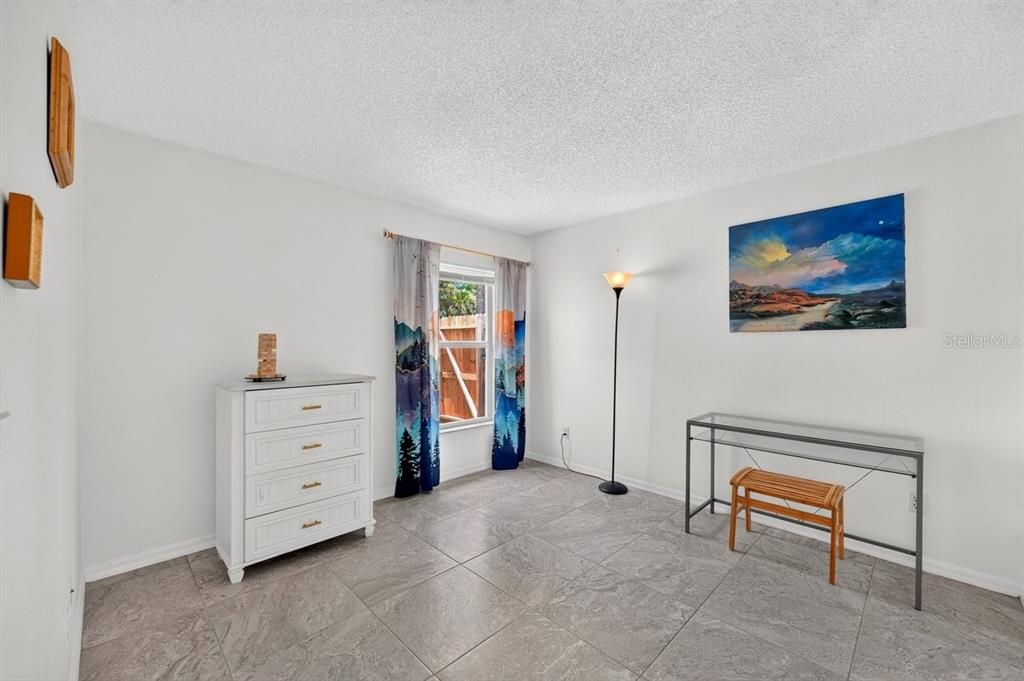 На продажу: $349,000 (3 спален, 2 ванн, 1621 Квадратных фут)