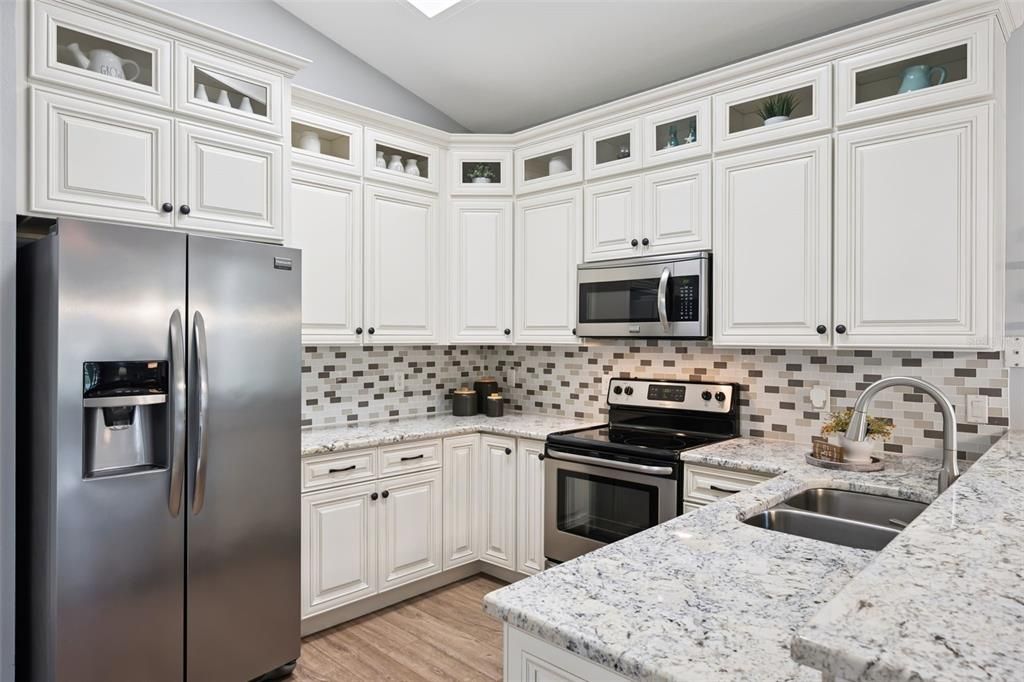 Под контрактом: $489,900 (4 спален, 2 ванн, 1881 Квадратных фут)