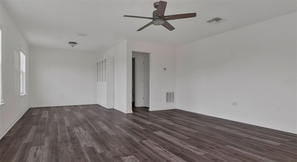 En Venta: $400,000 (3 camas, 2 baños, 2556 Pies cuadrados)
