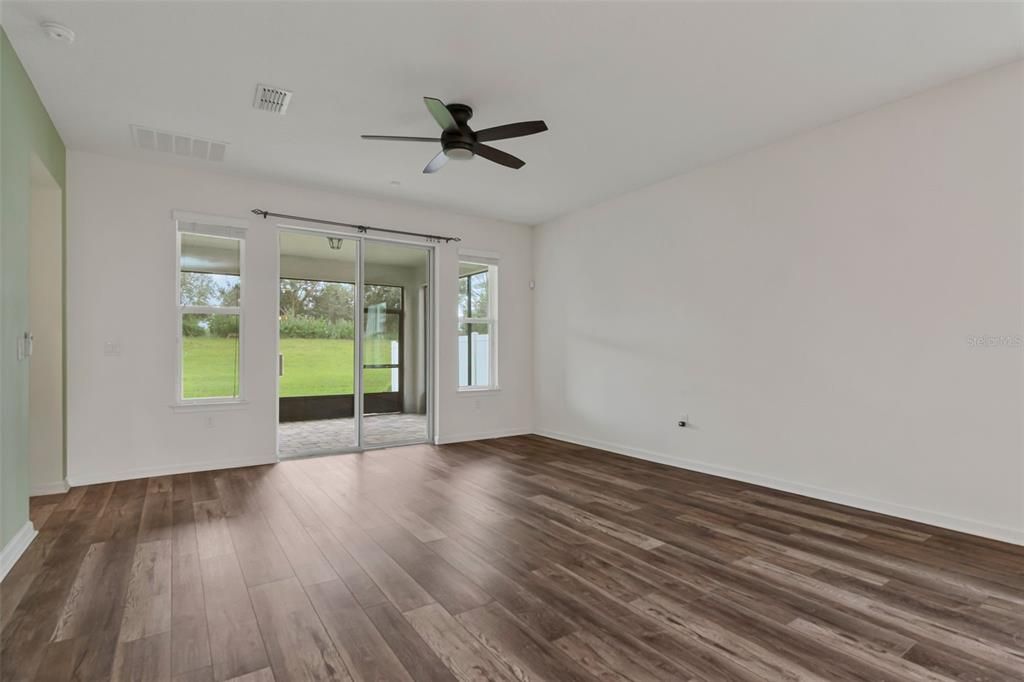 En Venta: $400,000 (3 camas, 2 baños, 2556 Pies cuadrados)