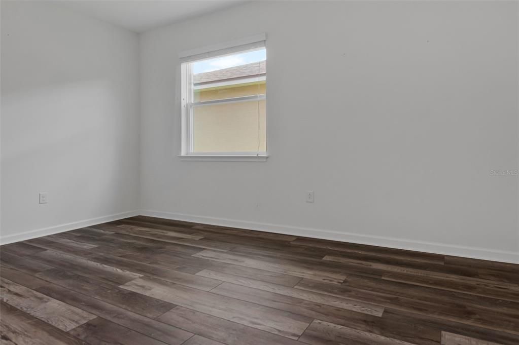 En Venta: $400,000 (3 camas, 2 baños, 2556 Pies cuadrados)