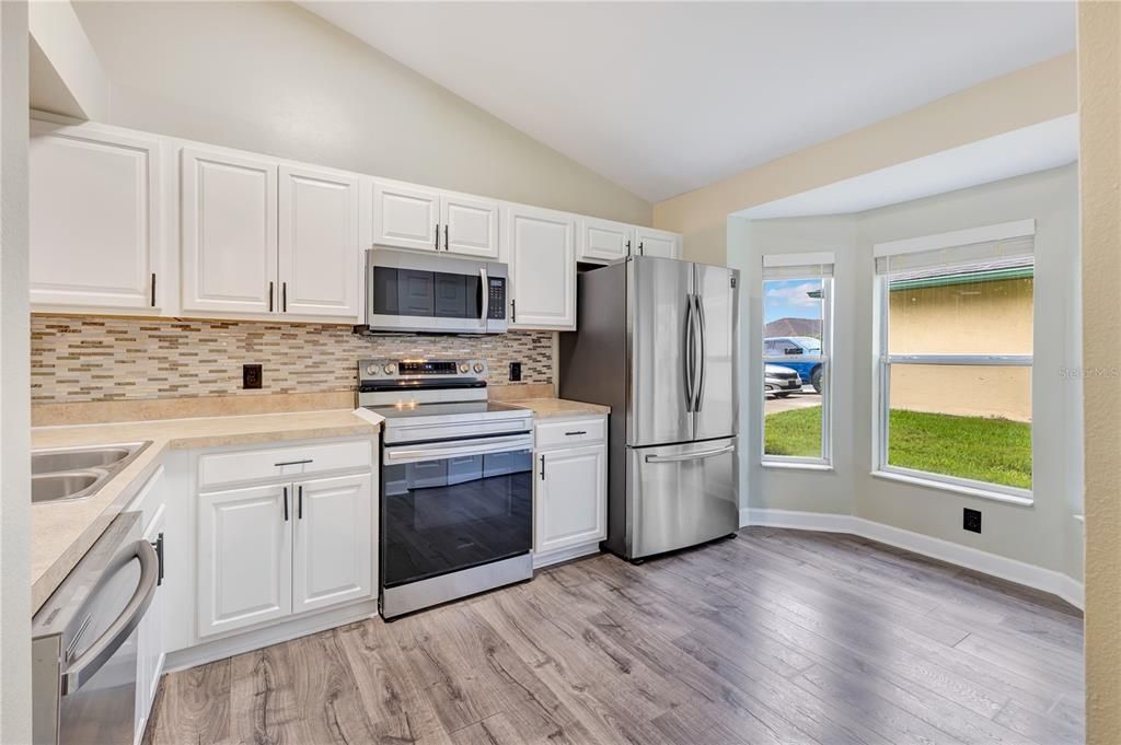 For Sale: $250,000 (3 beds, 2 baths, 1154 Square Feet)