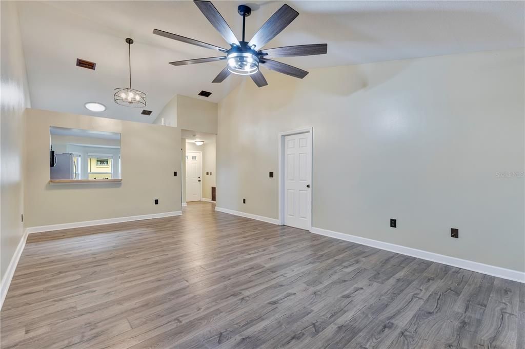 For Sale: $250,000 (3 beds, 2 baths, 1154 Square Feet)