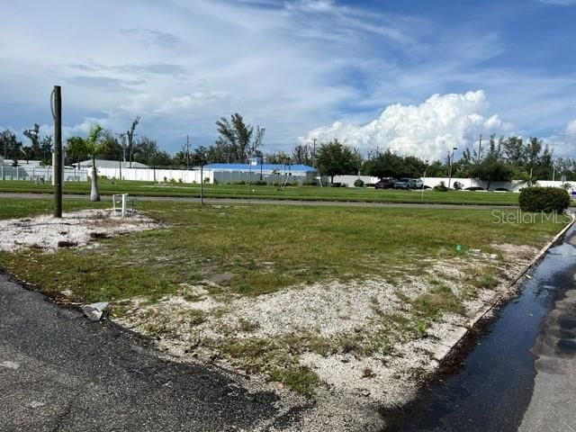 For Sale: $81,000 (0.11 acres)
