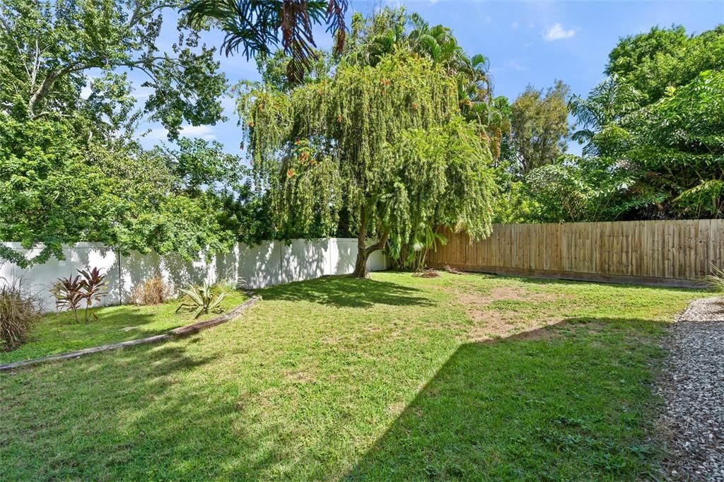 В аренду: $2,400 (2 спален, 2 ванн, 1243 Квадратных фут)