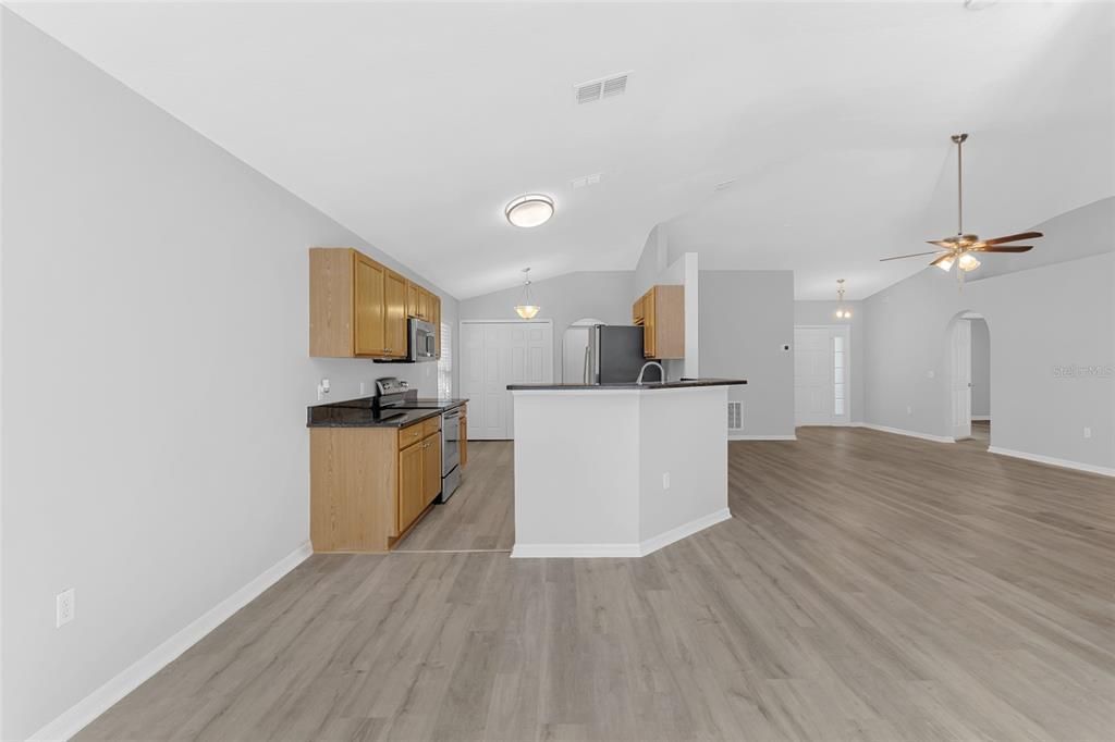 For Sale: $385,000 (3 beds, 2 baths, 1631 Square Feet)