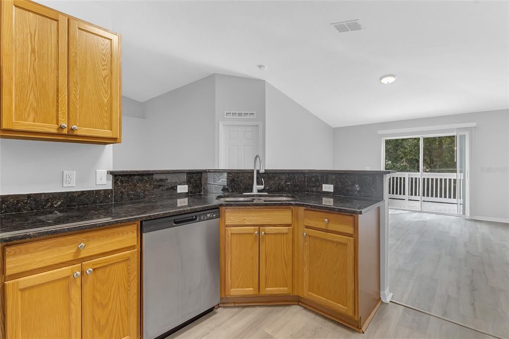 For Sale: $385,000 (3 beds, 2 baths, 1631 Square Feet)