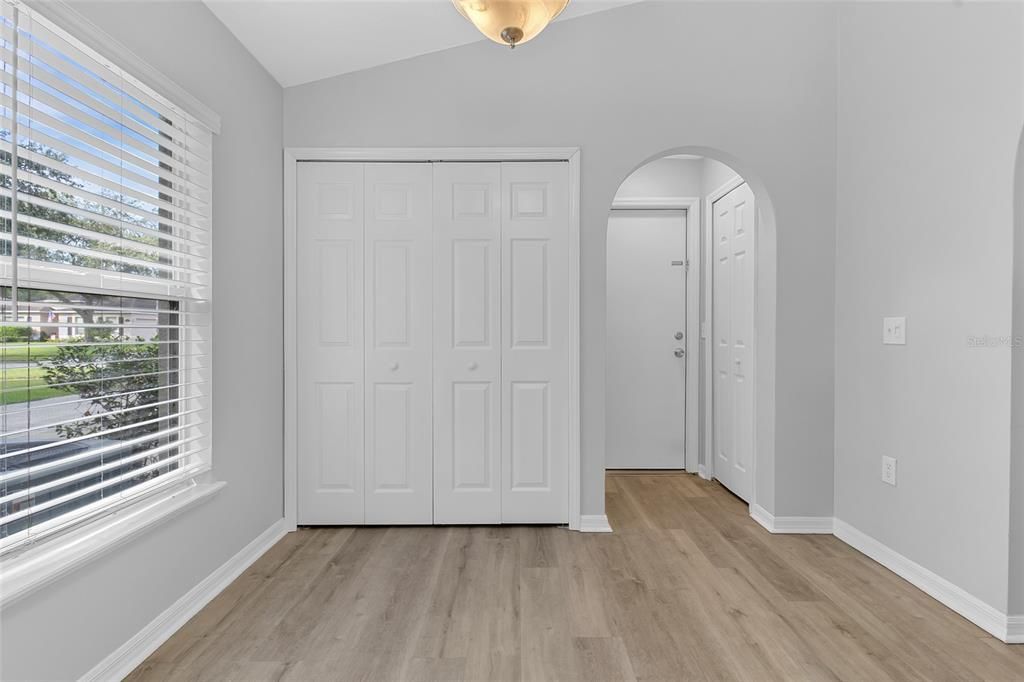For Sale: $385,000 (3 beds, 2 baths, 1631 Square Feet)