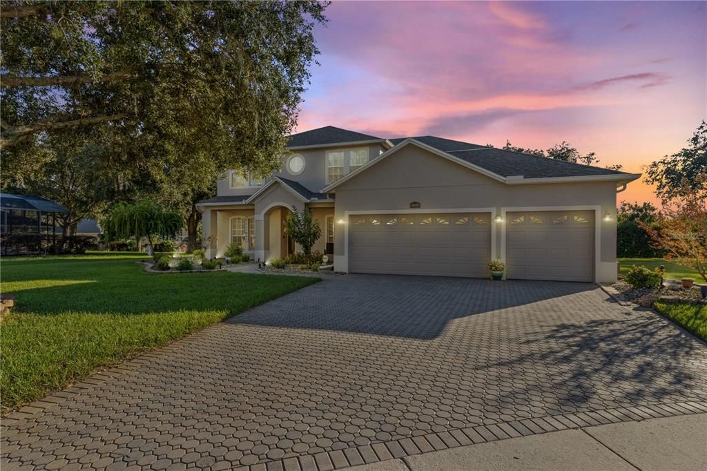 For Sale: $719,000 (5 beds, 3 baths, 3100 Square Feet)