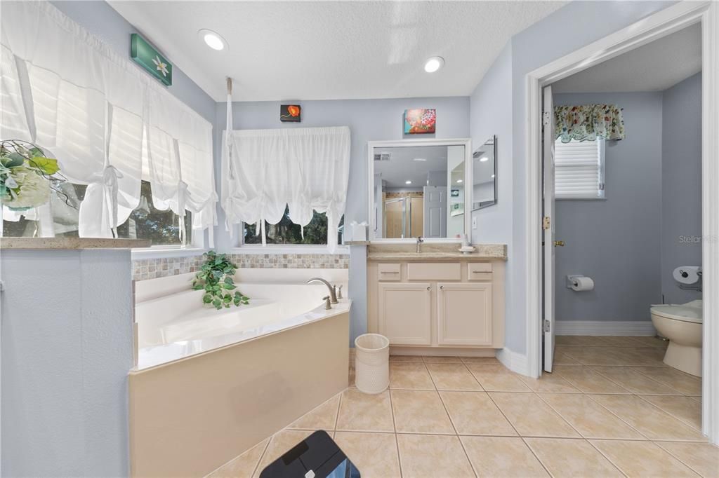 For Sale: $719,000 (5 beds, 3 baths, 3100 Square Feet)