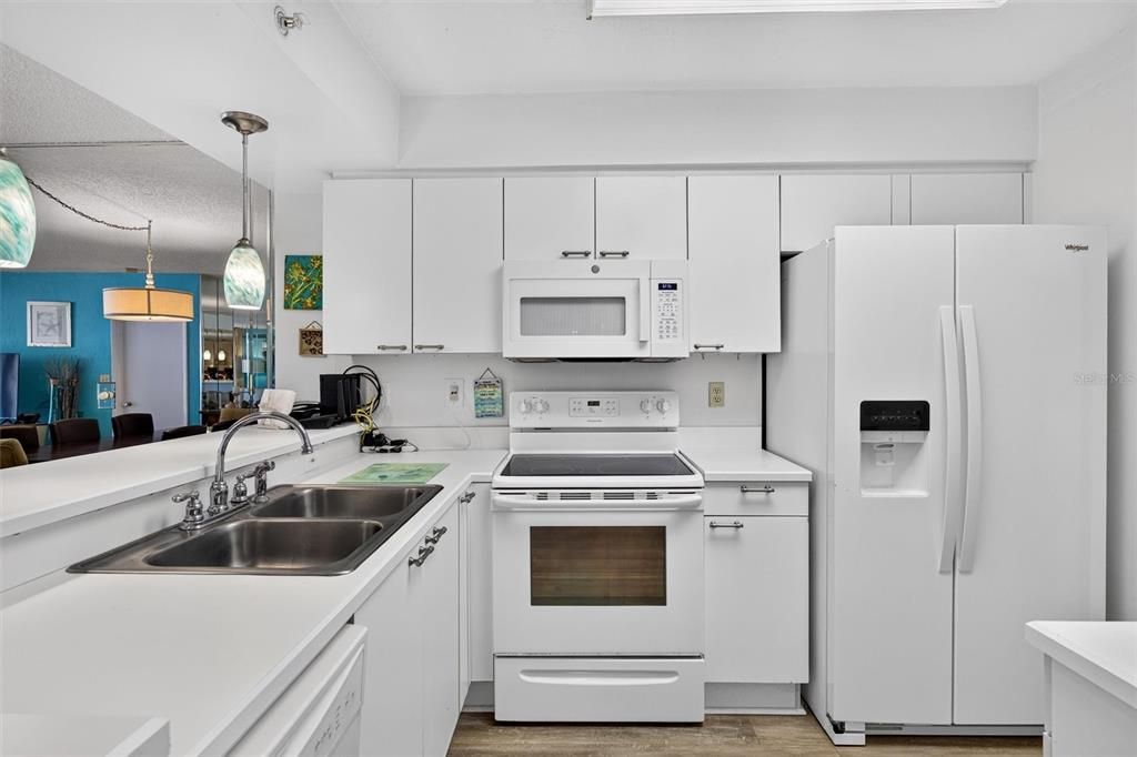 En Venta: $449,000 (2 camas, 2 baños, 1383 Pies cuadrados)
