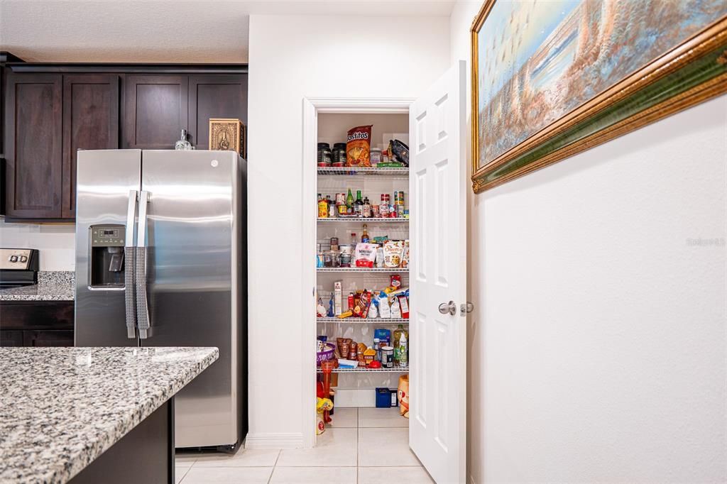 На продажу: $375,000 (4 спален, 2 ванн, 2440 Квадратных фут)