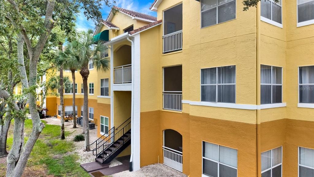 For Sale: $199,900 (1 beds, 1 baths, 725 Square Feet)