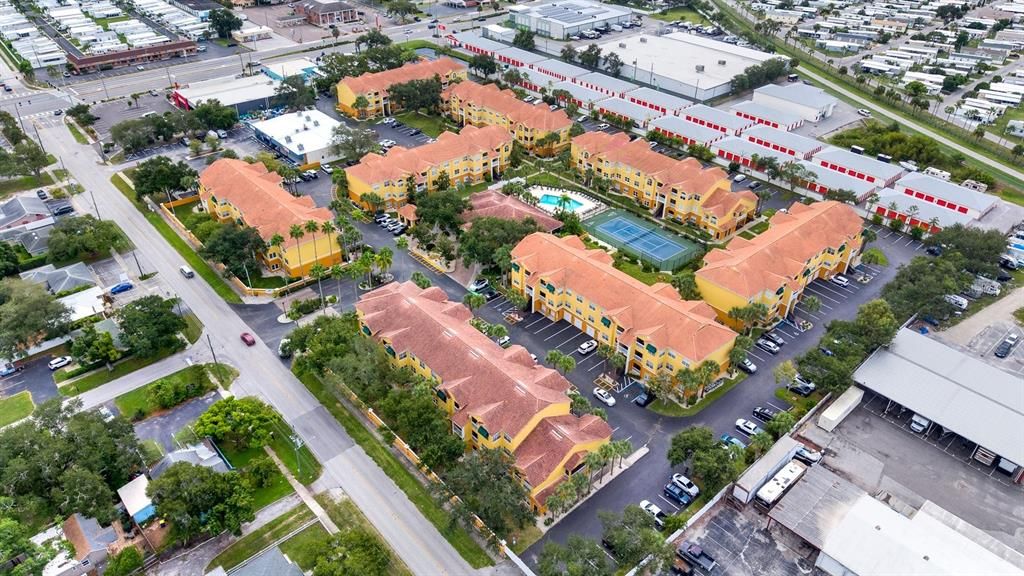 For Sale: $199,900 (1 beds, 1 baths, 725 Square Feet)
