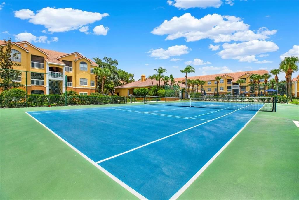 For Sale: $199,900 (1 beds, 1 baths, 725 Square Feet)