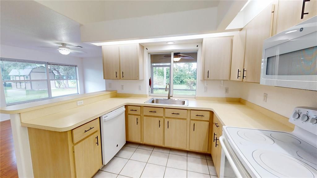 В аренду: $2,500 (3 спален, 2 ванн, 1718 Квадратных фут)