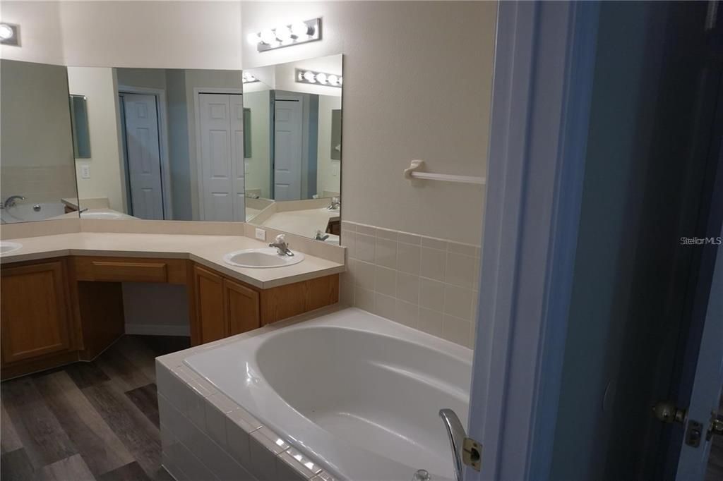 En Venta: $299,900 (3 camas, 2 baños, 1606 Pies cuadrados)