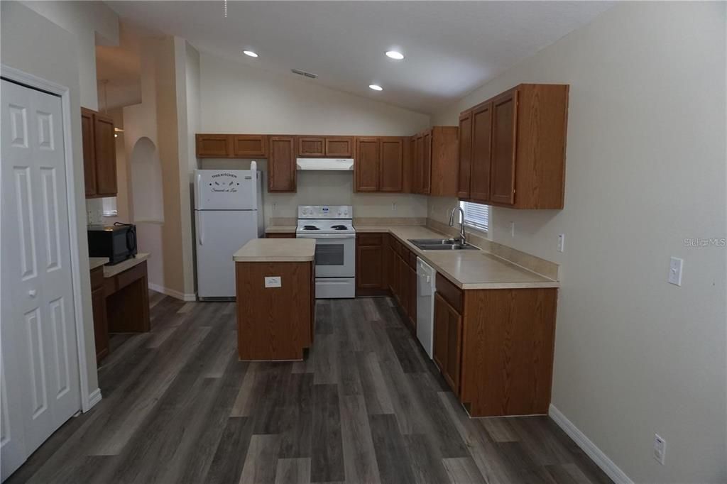 En Venta: $299,900 (3 camas, 2 baños, 1606 Pies cuadrados)