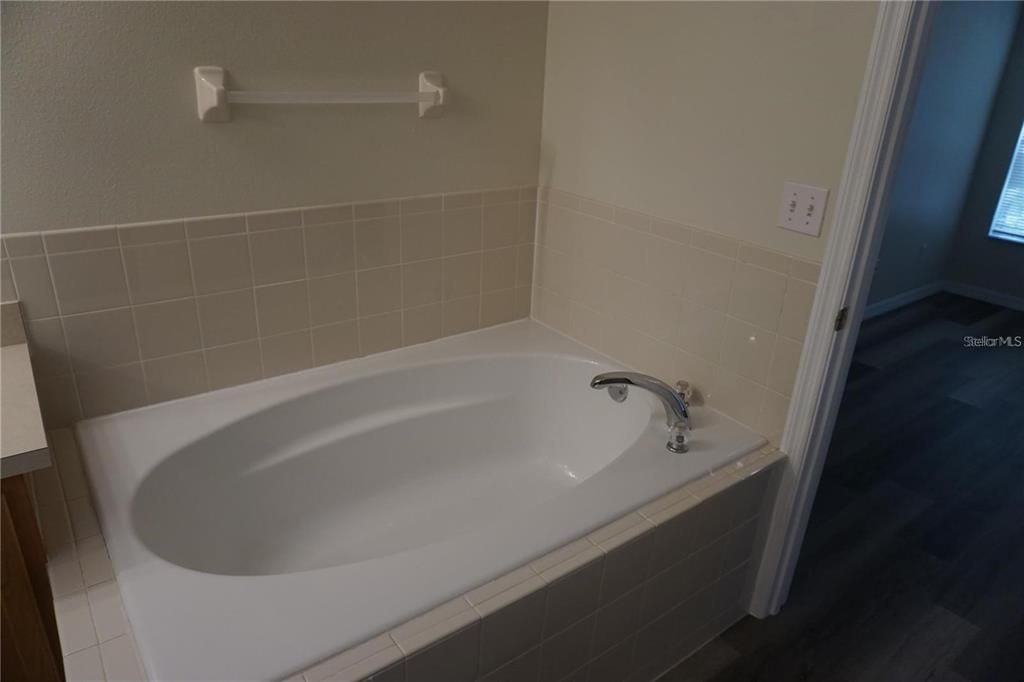 En Venta: $299,900 (3 camas, 2 baños, 1606 Pies cuadrados)