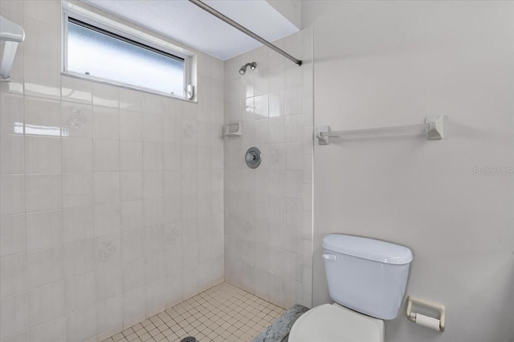 На продажу: $285,000 (2 спален, 3 ванн, 1456 Квадратных фут)