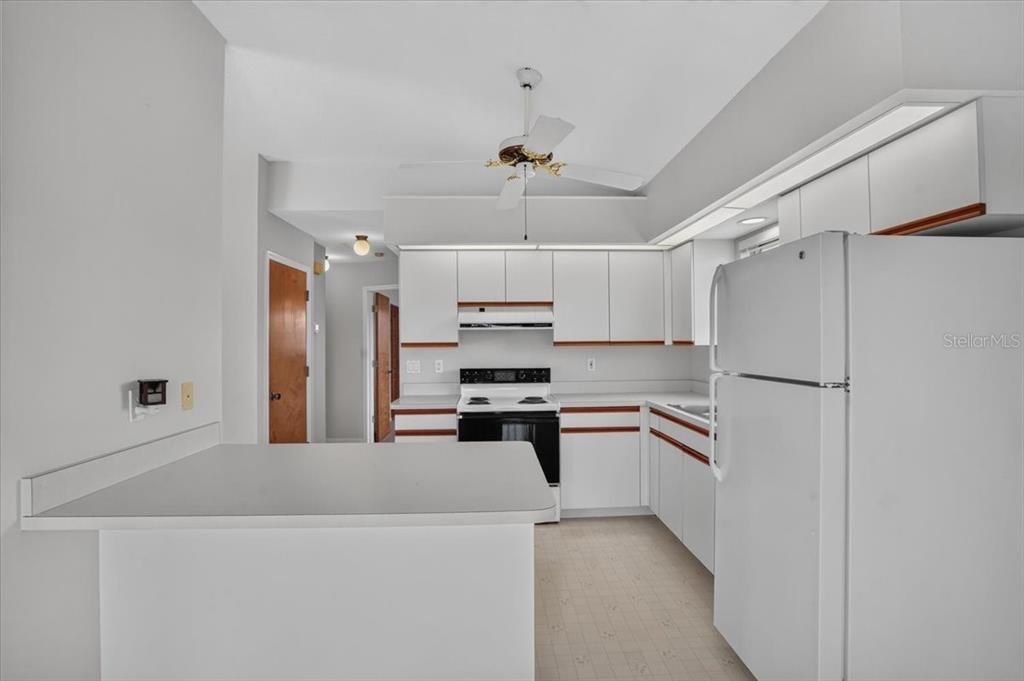 На продажу: $285,000 (2 спален, 3 ванн, 1456 Квадратных фут)