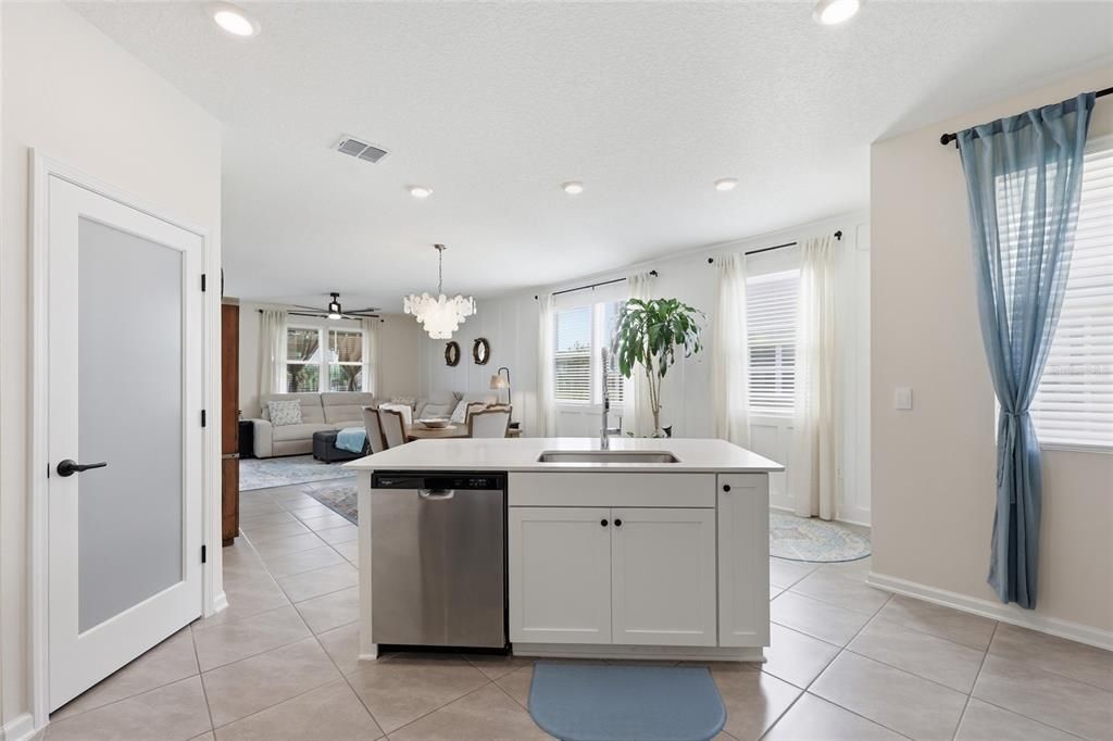 For Sale: $289,000 (3 beds, 2 baths, 1795 Square Feet)