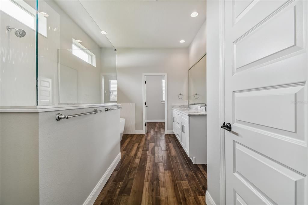 For Rent: $3,495 (4 beds, 3 baths, 2621 Square Feet)