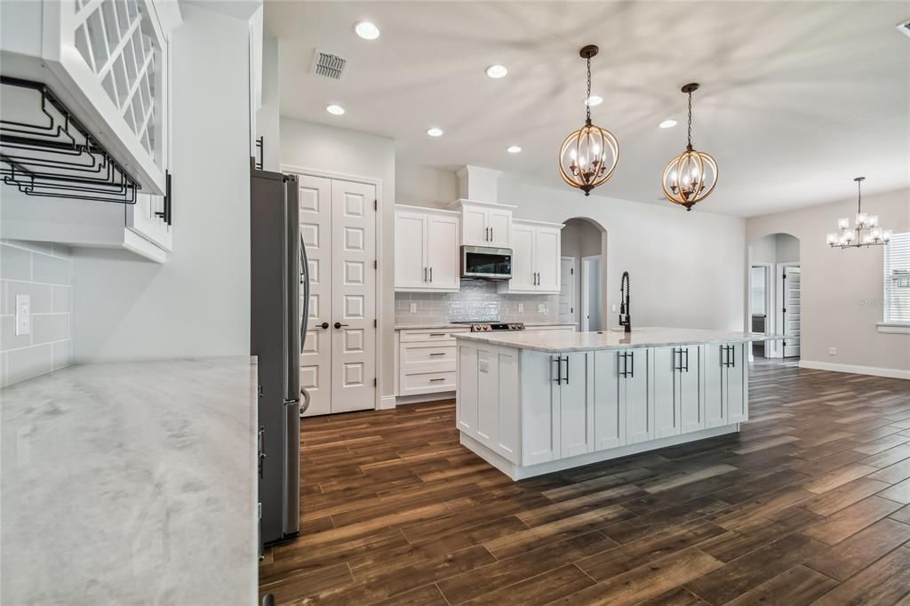 For Rent: $3,495 (4 beds, 3 baths, 2621 Square Feet)