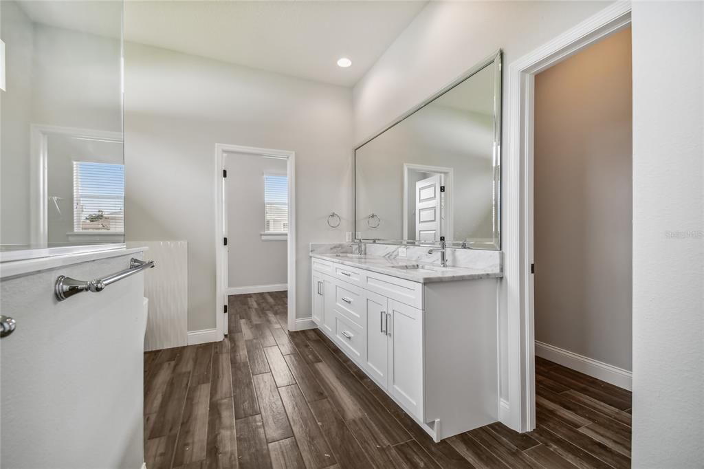 For Rent: $3,495 (4 beds, 3 baths, 2621 Square Feet)