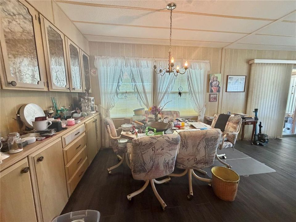 For Sale: $80,000 (2 beds, 2 baths, 1056 Square Feet)