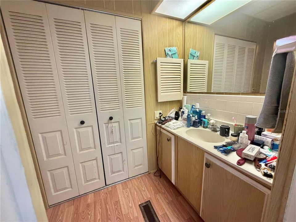 For Sale: $80,000 (2 beds, 2 baths, 1056 Square Feet)