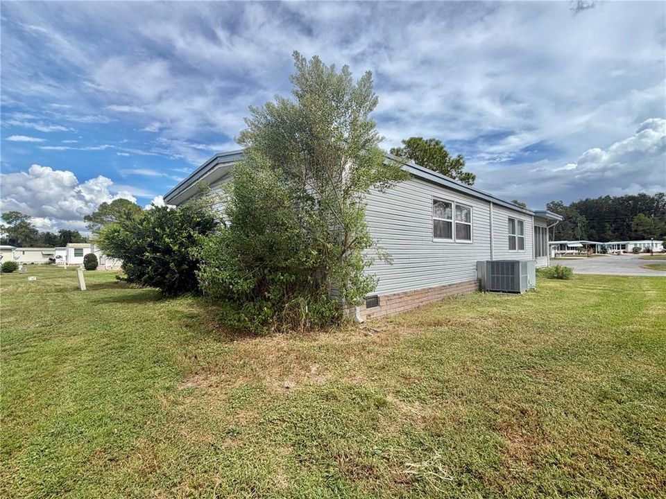 For Sale: $80,000 (2 beds, 2 baths, 1056 Square Feet)