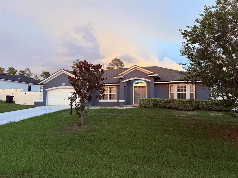 For Sale: $395,900 (3 beds, 3 baths, 2327 Square Feet)