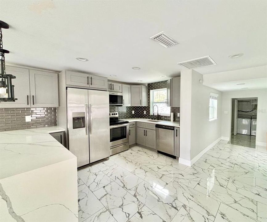 En Renta: $3,295 (3 camas, 2 baños, 1099 Pies cuadrados)
