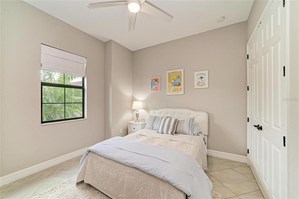 Activo con contrato: $985,000 (4 camas, 4 baños, 2868 Pies cuadrados)