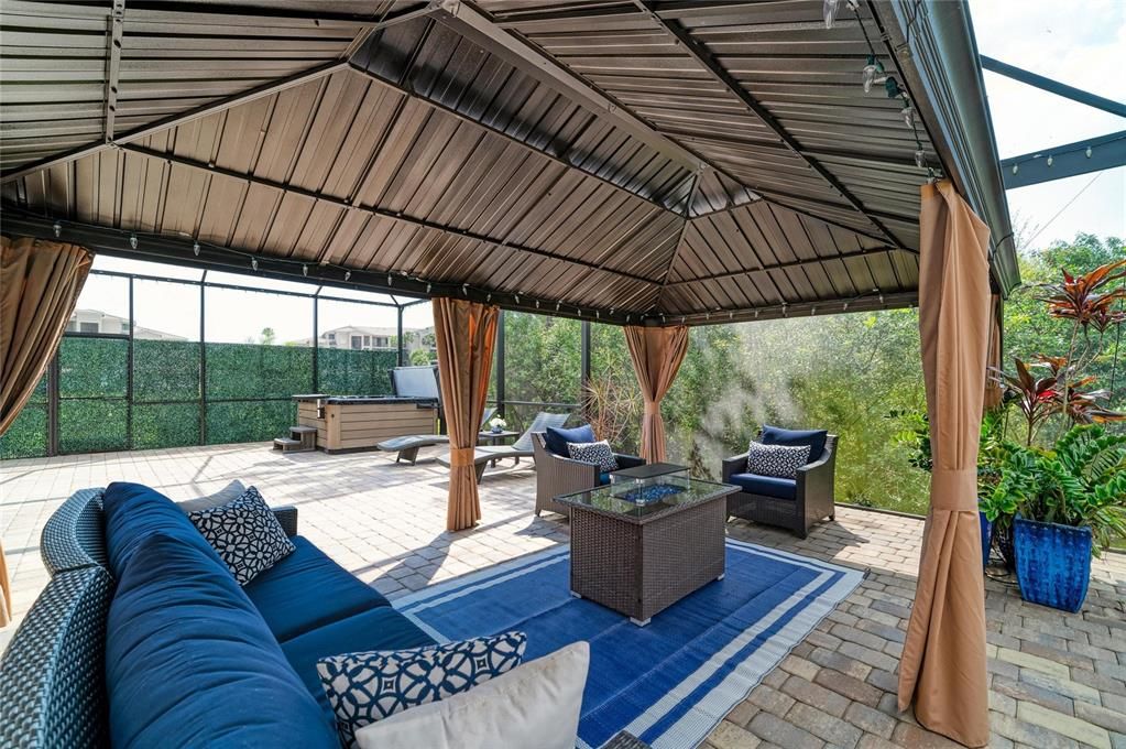 Activo con contrato: $985,000 (4 camas, 4 baños, 2868 Pies cuadrados)