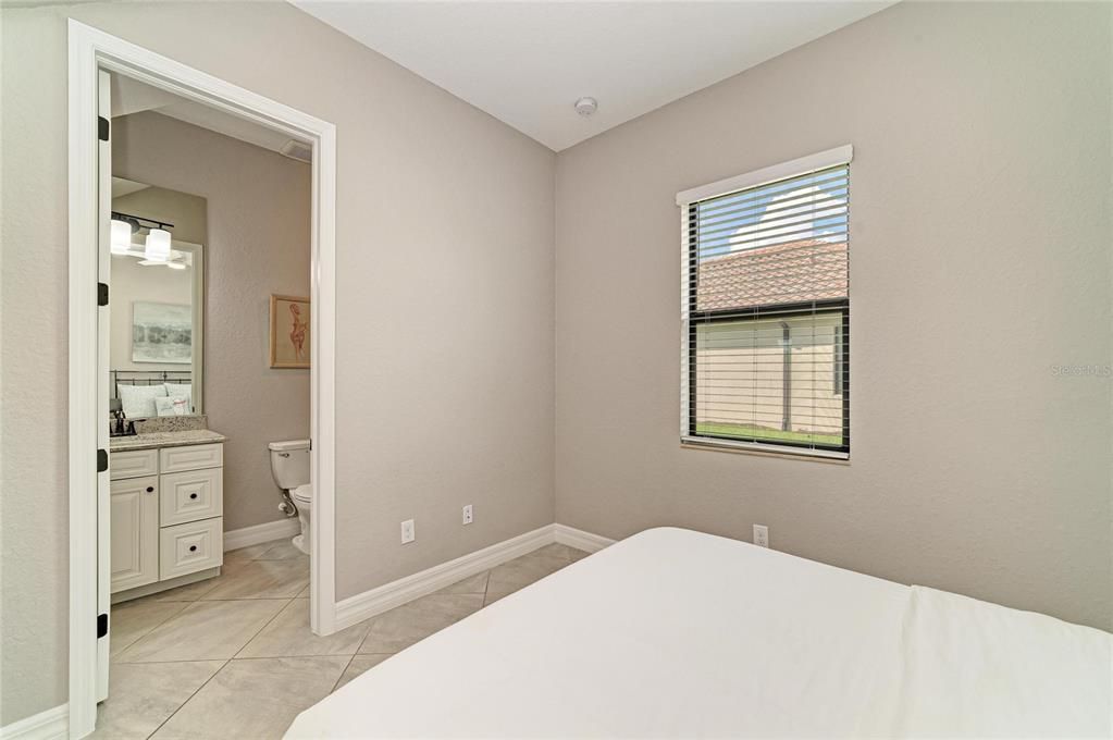 Activo con contrato: $985,000 (4 camas, 4 baños, 2868 Pies cuadrados)