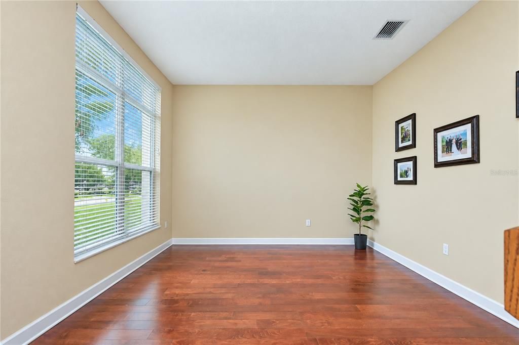En Venta: $600,000 (4 camas, 2 baños, 2880 Pies cuadrados)
