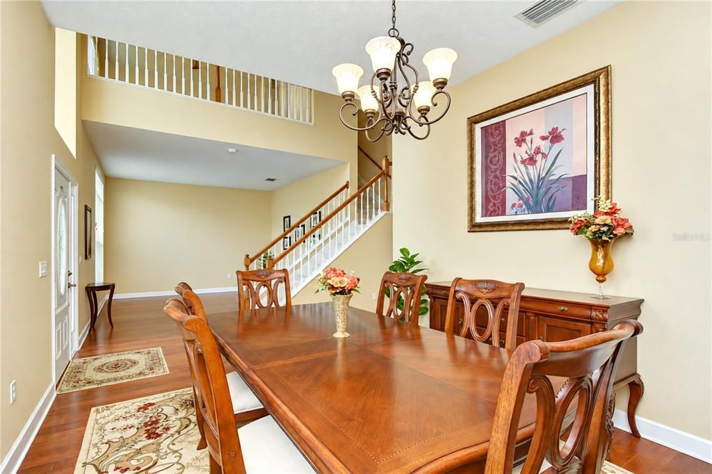 En Venta: $600,000 (4 camas, 2 baños, 2880 Pies cuadrados)