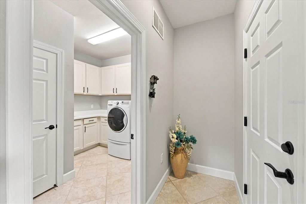 En Venta: $599,900 (2 camas, 2 baños, 1870 Pies cuadrados)
