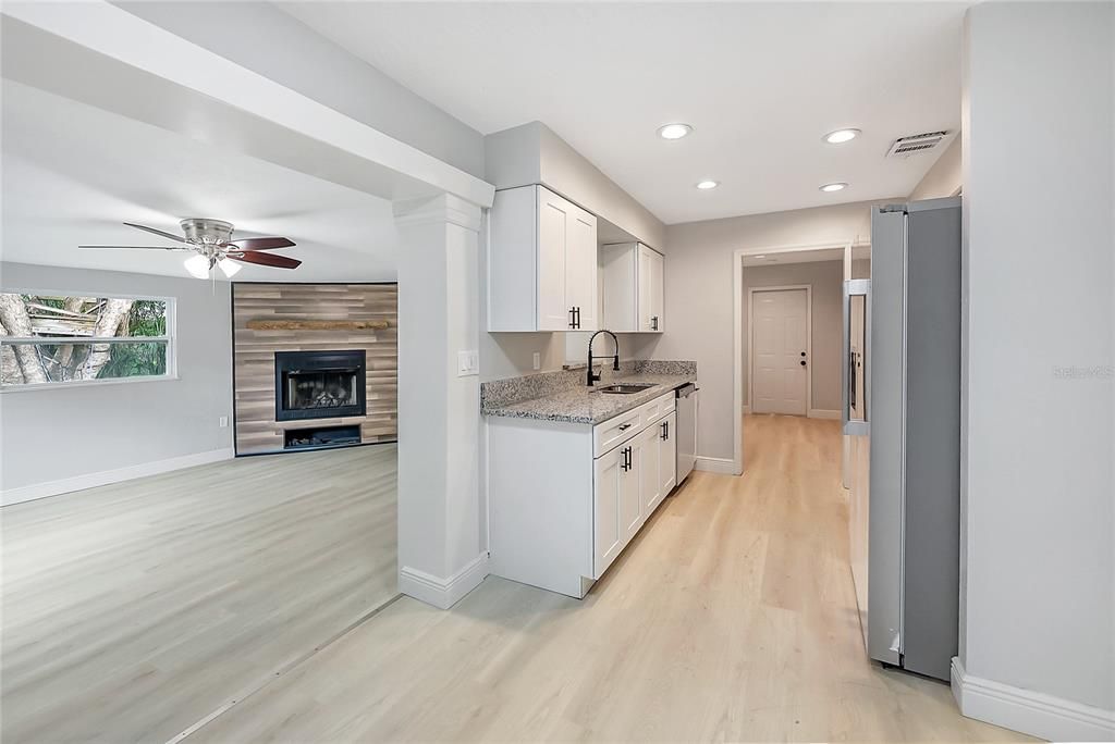 En Venta: $295,000 (3 camas, 2 baños, 1272 Pies cuadrados)