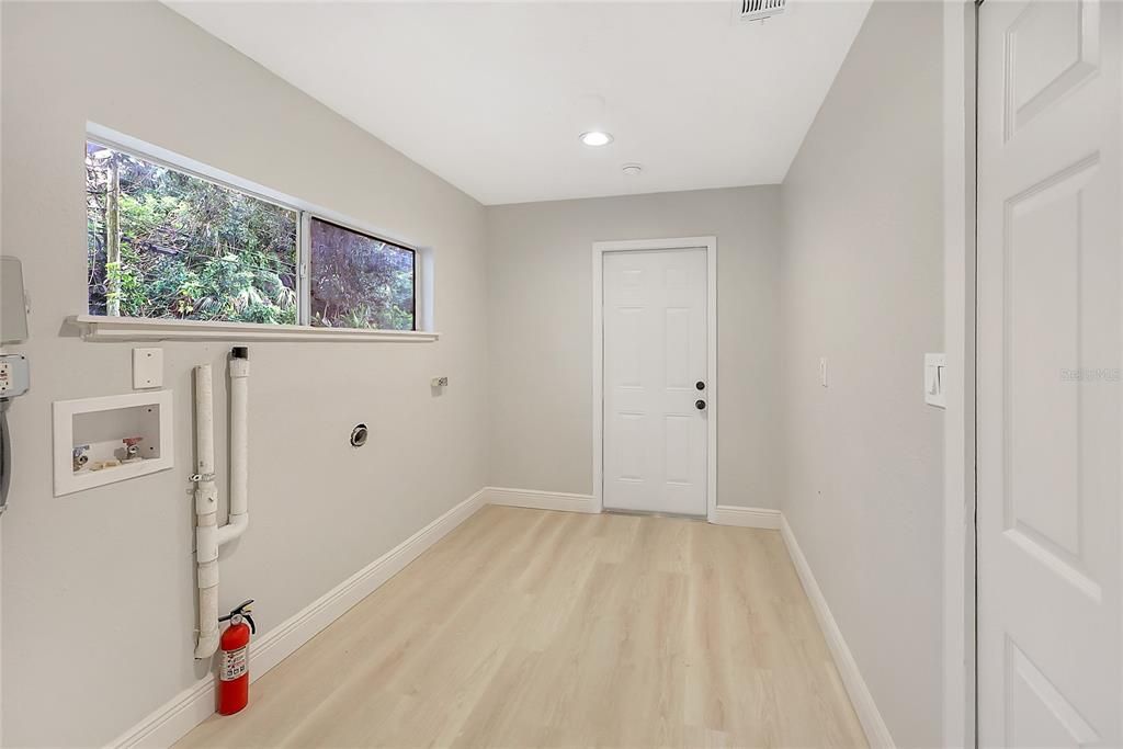 En Venta: $295,000 (3 camas, 2 baños, 1272 Pies cuadrados)