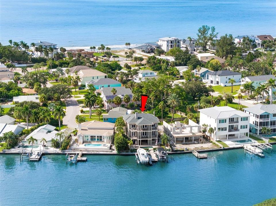 На продажу: $3,299,000 (5 спален, 2 ванн, 3252 Квадратных фут)
