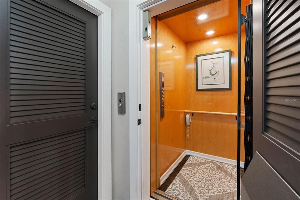 На продажу: $3,299,000 (5 спален, 2 ванн, 3252 Квадратных фут)